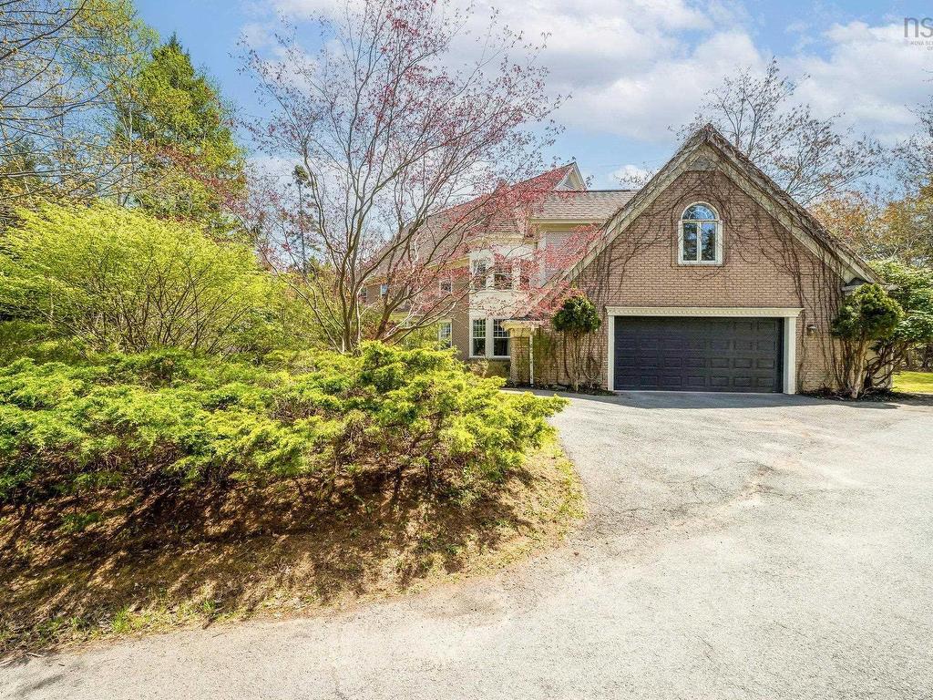 












20 Oakley Avenue

,
Halifax,




NS
B3M 3G5

