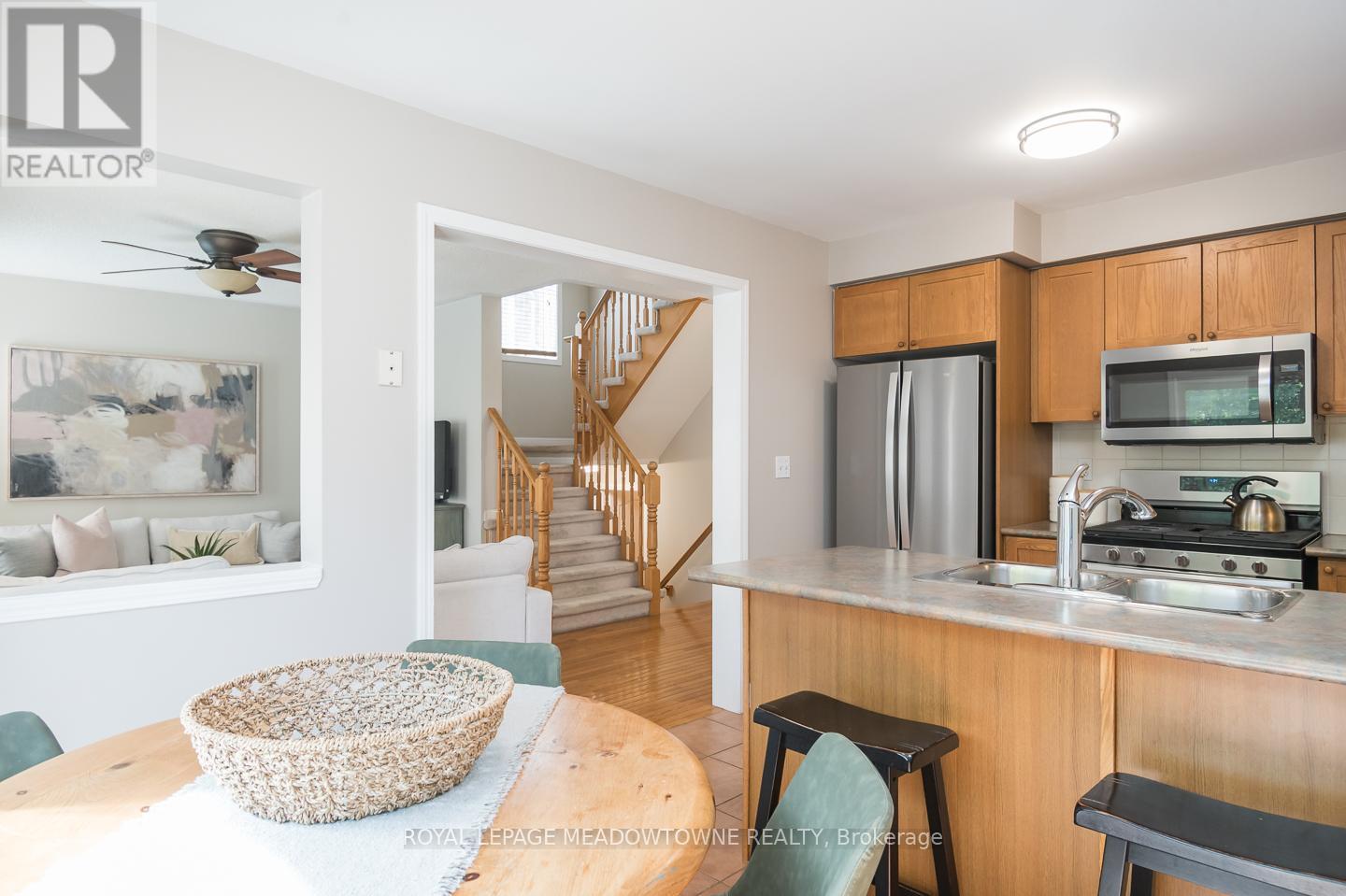 












1014 COOPER AVENUE

,
Milton,




Ontario
L9T5W7

