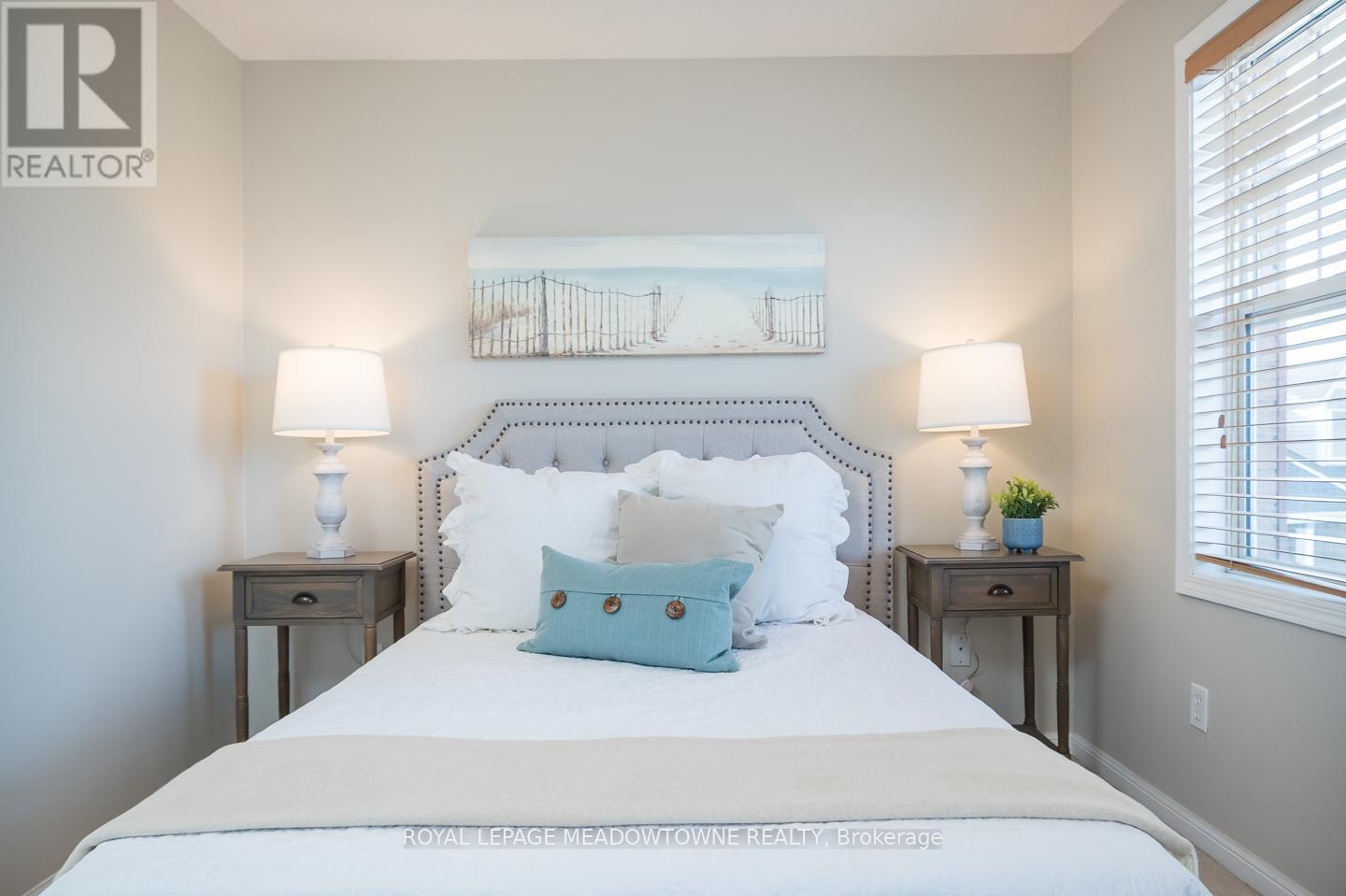 












1014 COOPER AVENUE

,
Milton,




Ontario
L9T5W7

