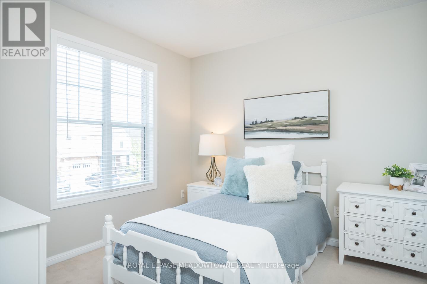 












1014 COOPER AVENUE

,
Milton,




Ontario
L9T5W7


