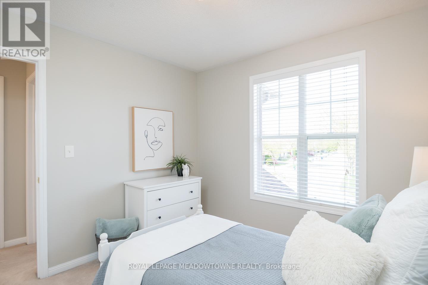 












1014 COOPER AVENUE

,
Milton,




Ontario
L9T5W7

