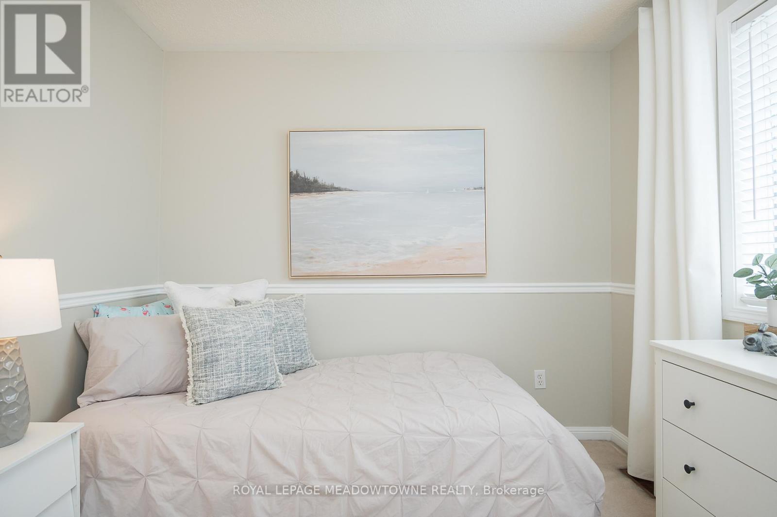 












1014 COOPER AVENUE

,
Milton,




Ontario
L9T5W7

