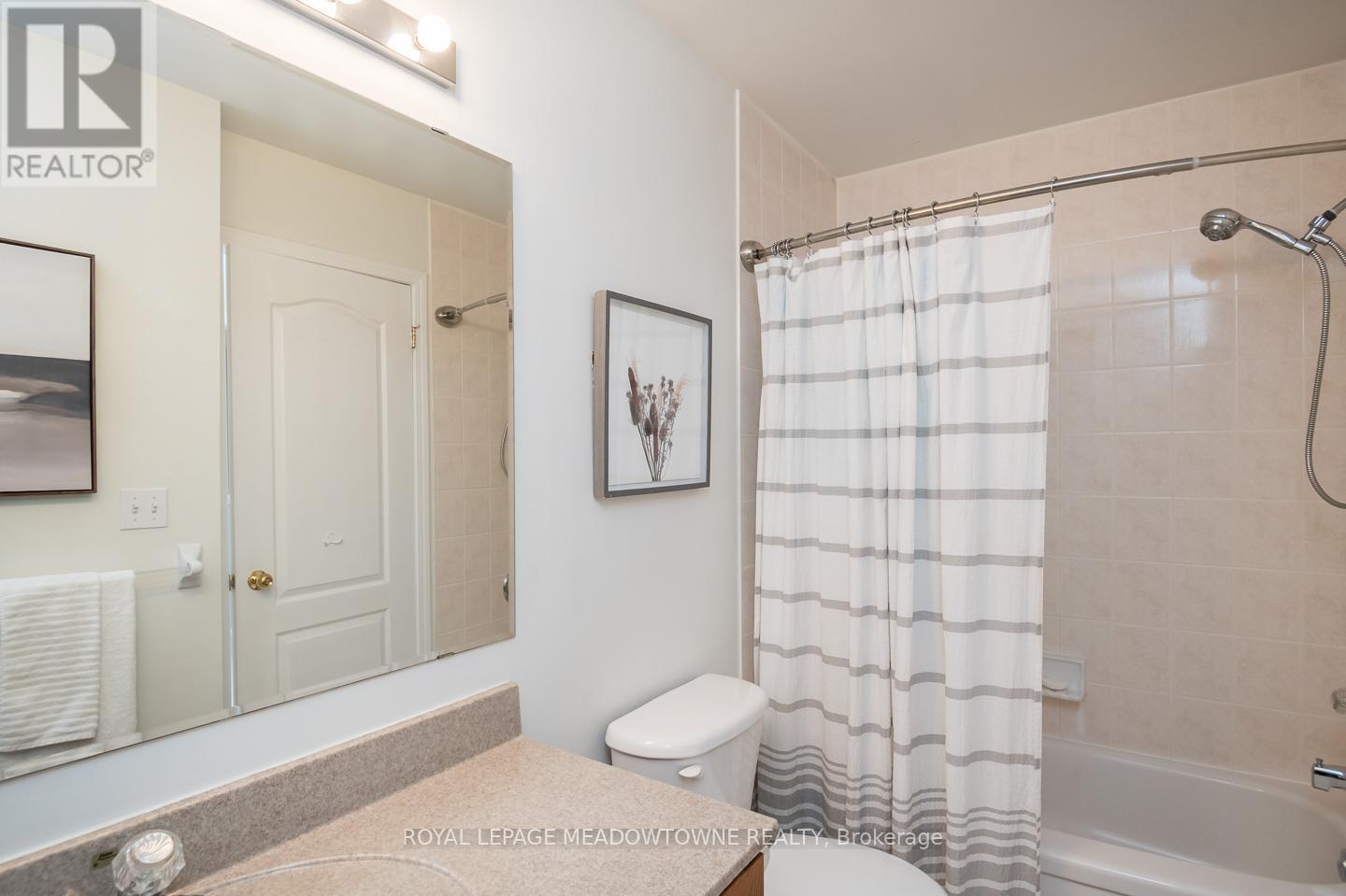 












1014 COOPER AVENUE

,
Milton,




Ontario
L9T5W7

