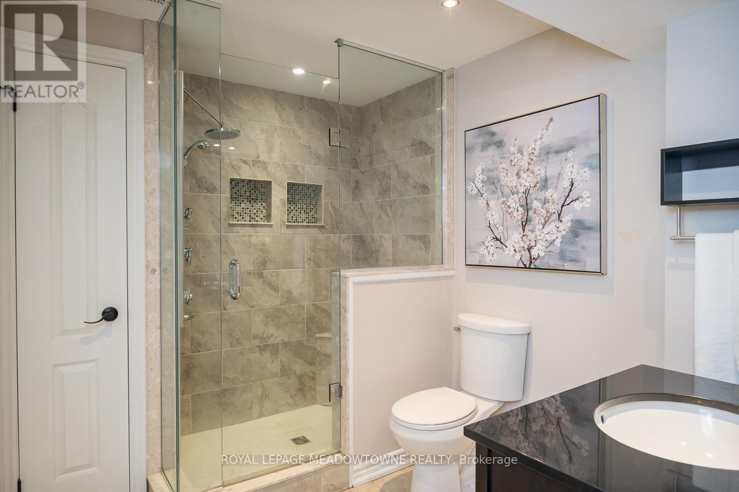 












1014 COOPER AVENUE

,
Milton,




Ontario
L9T5W7

