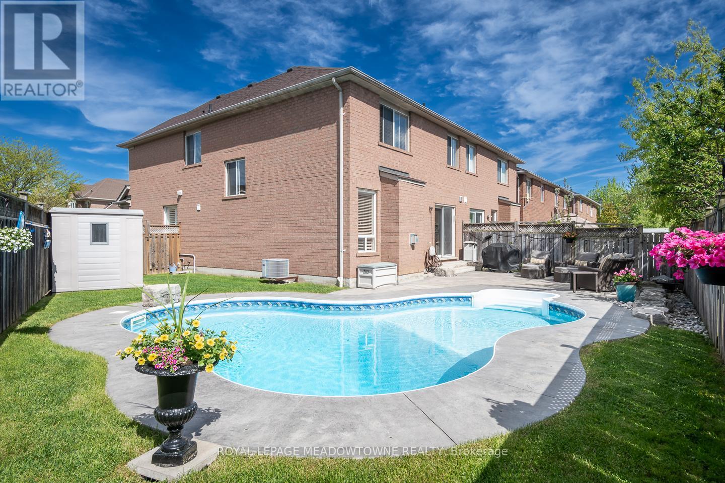 












1014 COOPER AVENUE

,
Milton,




Ontario
L9T5W7

