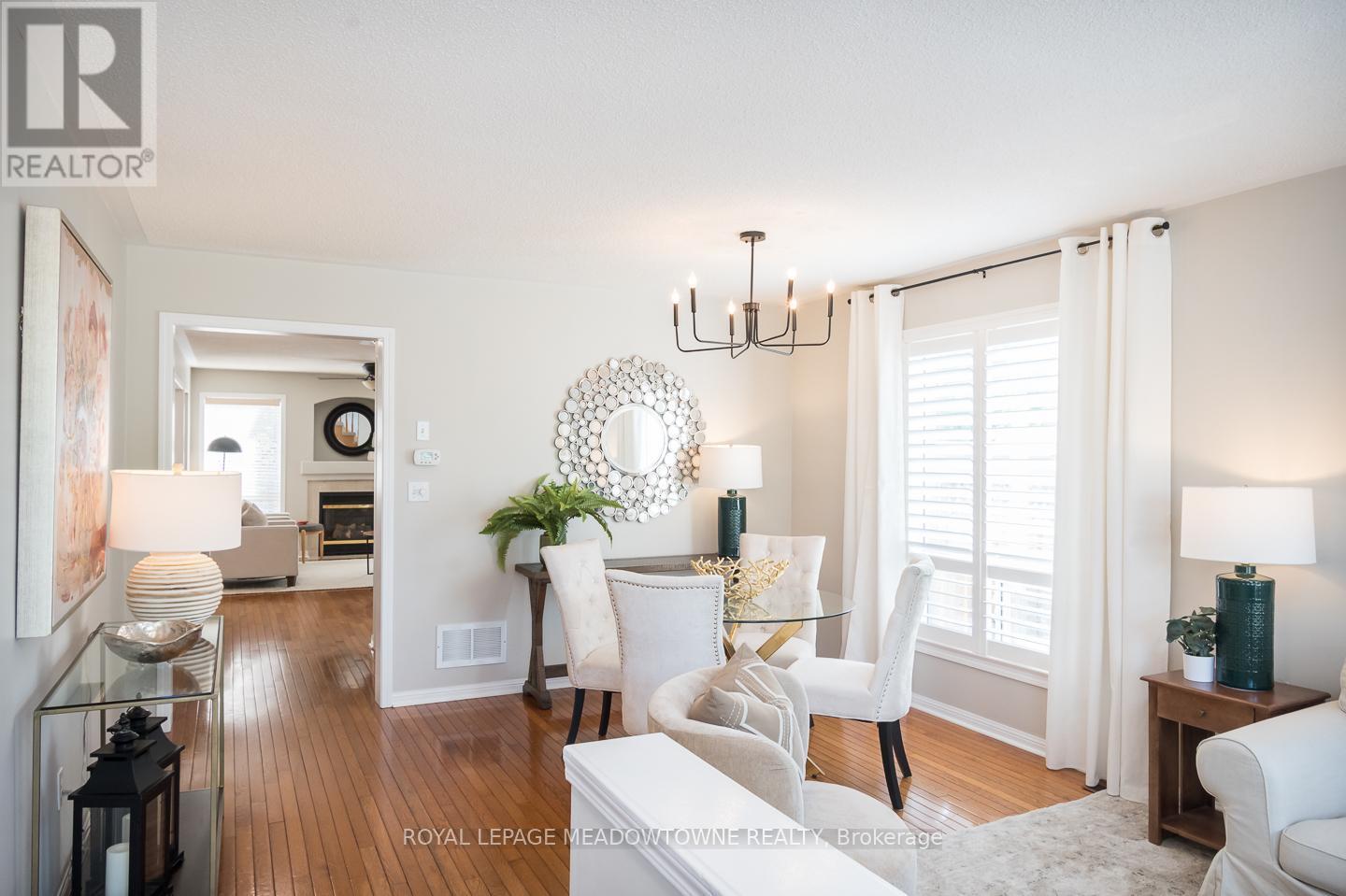 












1014 COOPER AVENUE

,
Milton,




Ontario
L9T5W7

