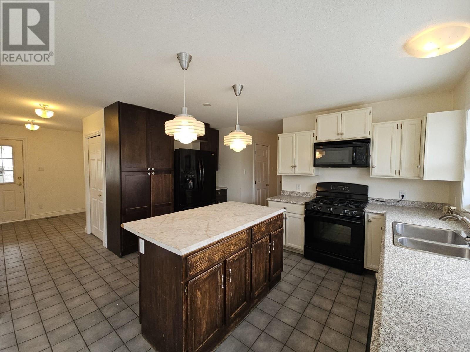 












128 Chamberlain Crescent

,
Tumbler Ridge,




British Columbia
V0C2W0

