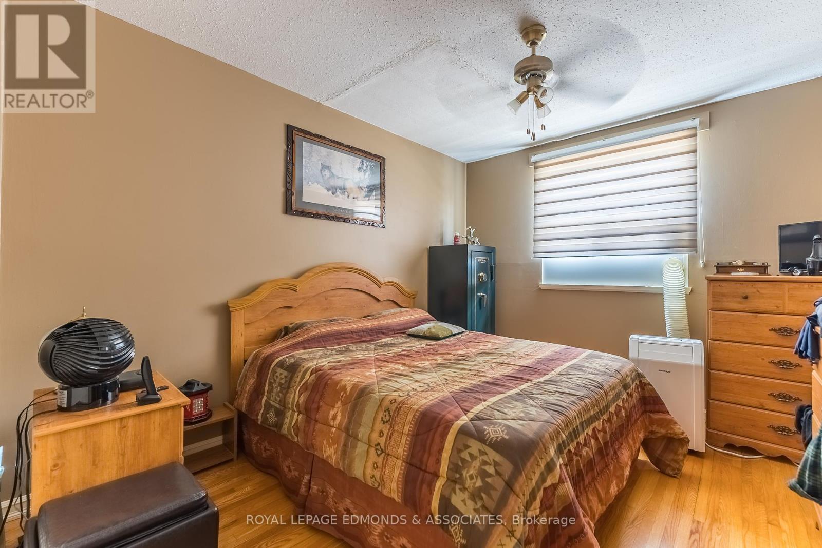 












42A HURON STREET

,
Deep River,




Ontario
K0J1P0

