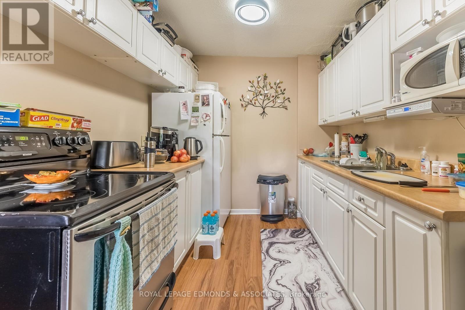 












42A HURON STREET

,
Deep River,




Ontario
K0J1P0

