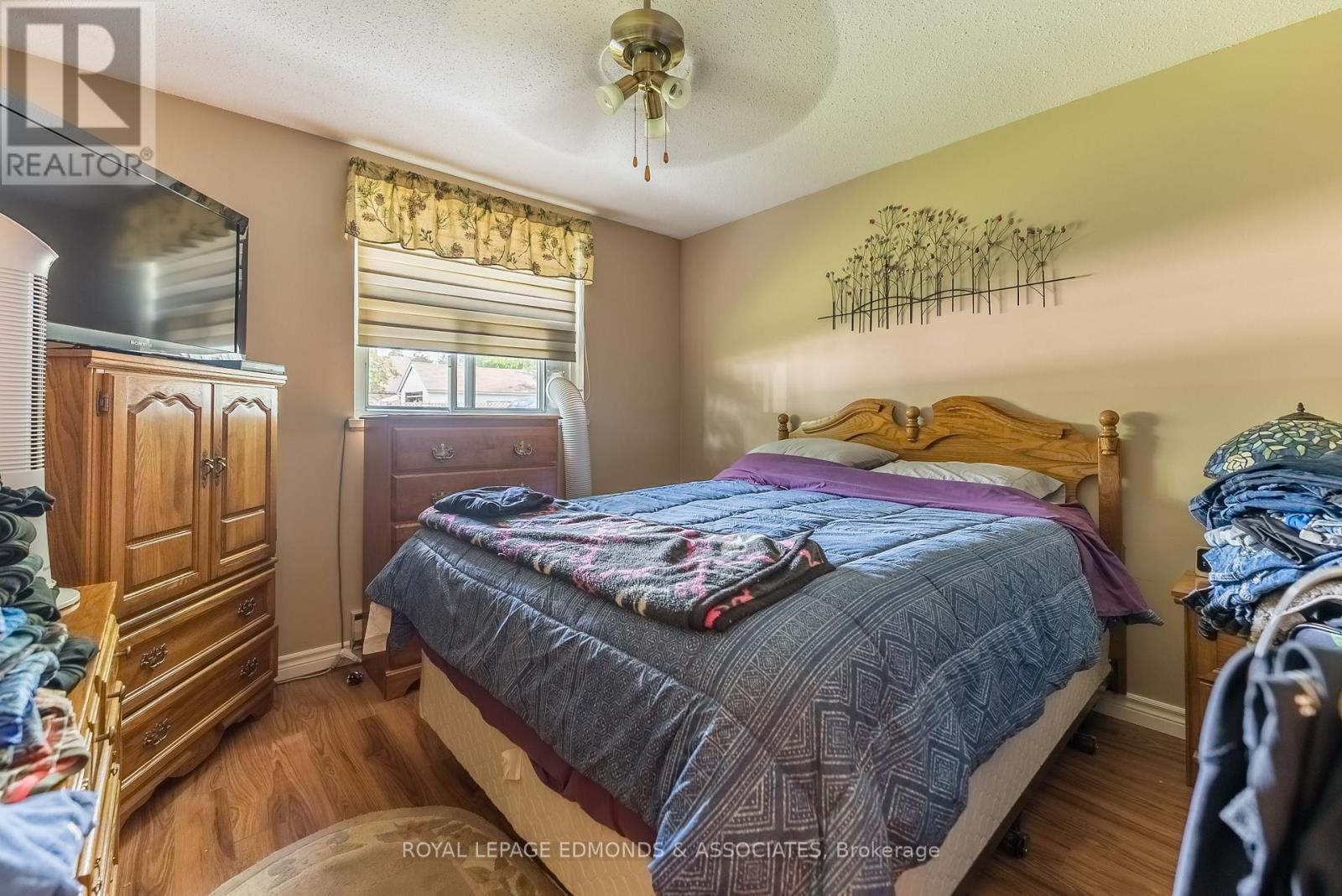 












42A HURON STREET

,
Deep River,




Ontario
K0J1P0

