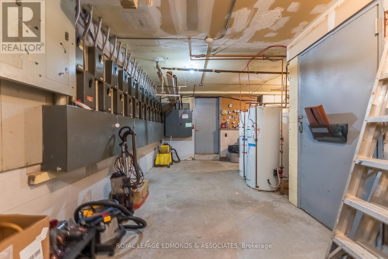 












42A HURON STREET

,
Deep River,




Ontario
K0J1P0

