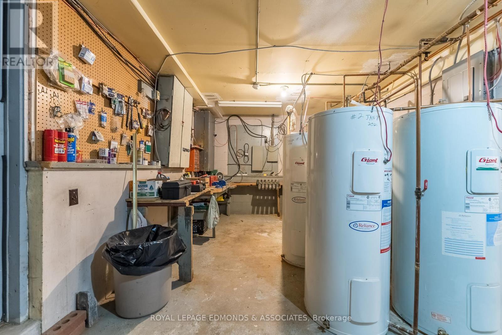 












42A HURON STREET

,
Deep River,




Ontario
K0J1P0

