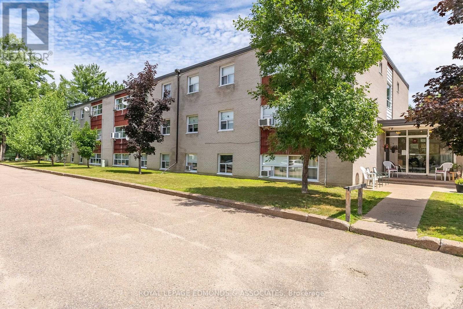 












42A HURON STREET

,
Deep River,




Ontario
K0J1P0

