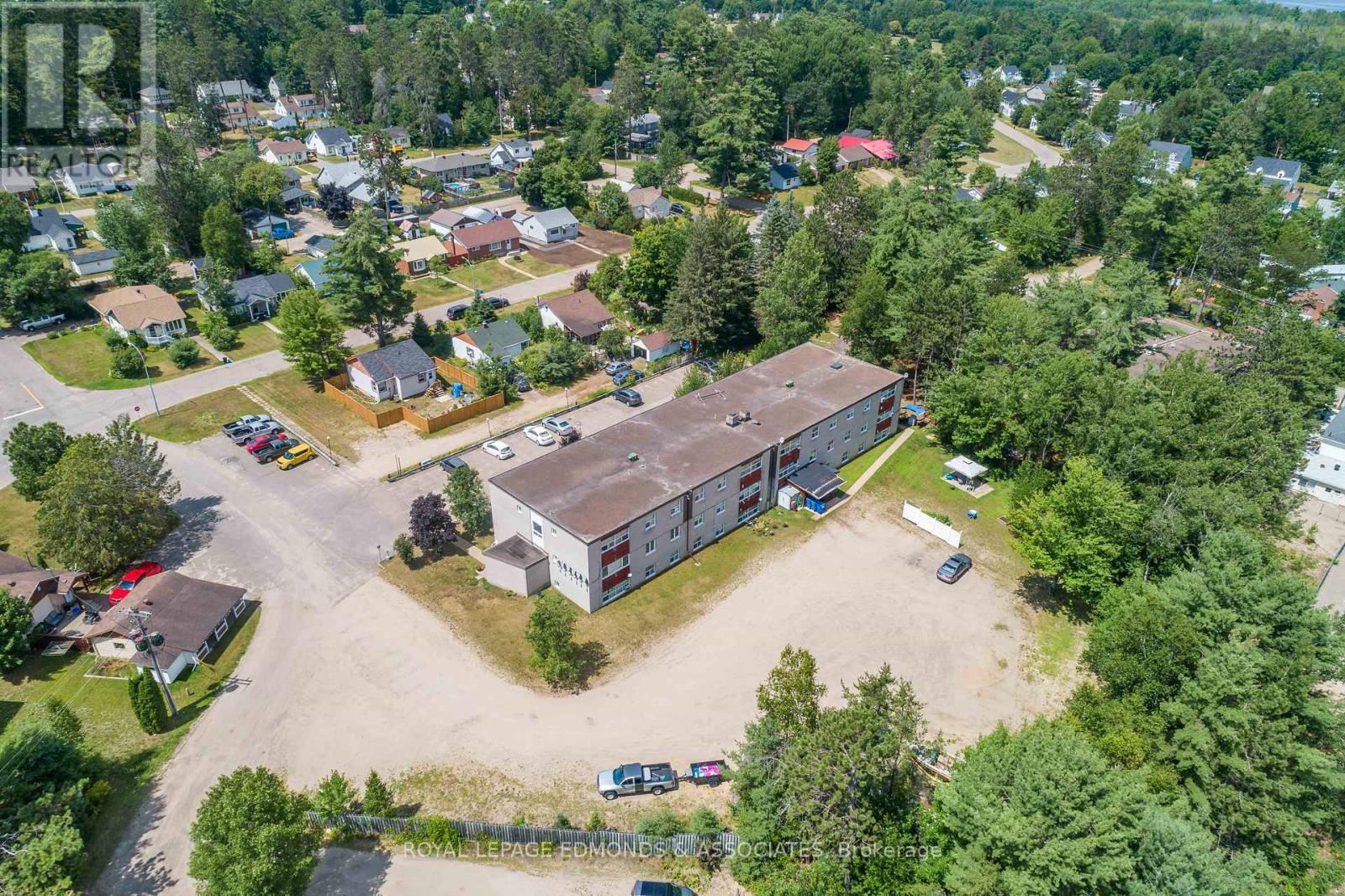 












42A HURON STREET

,
Deep River,




Ontario
K0J1P0

