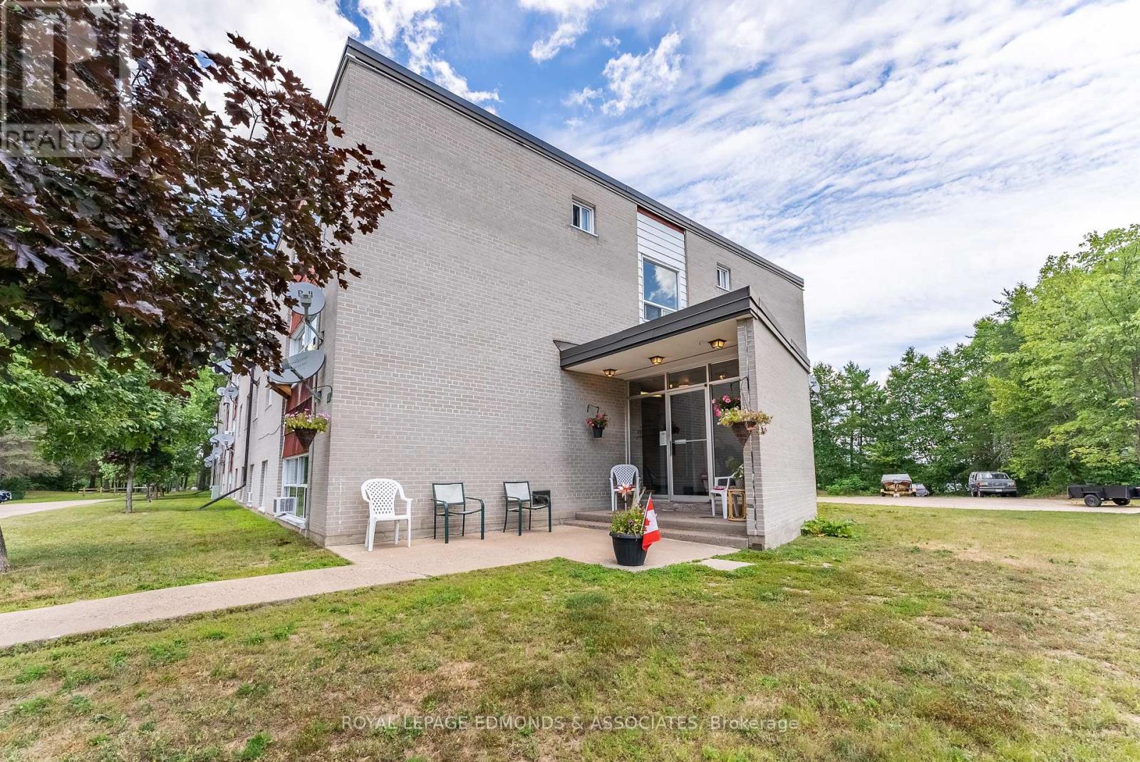 












42A HURON STREET

,
Deep River,




Ontario
K0J1P0

