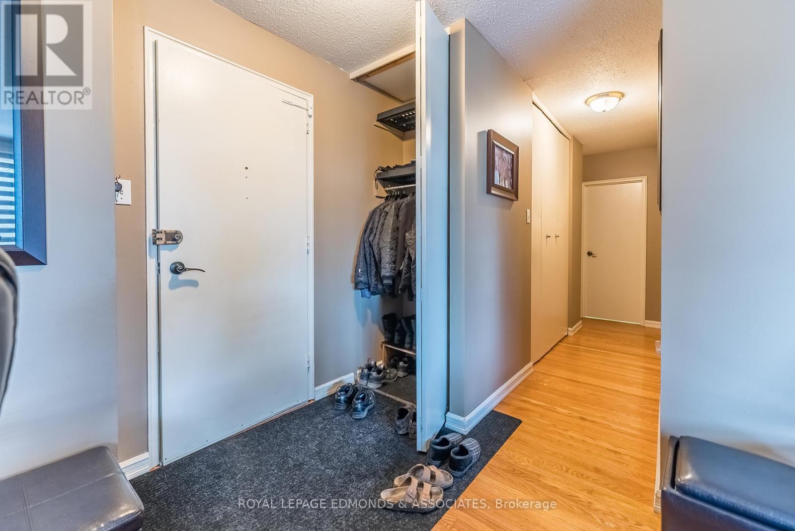 












42A HURON STREET

,
Deep River,




Ontario
K0J1P0

