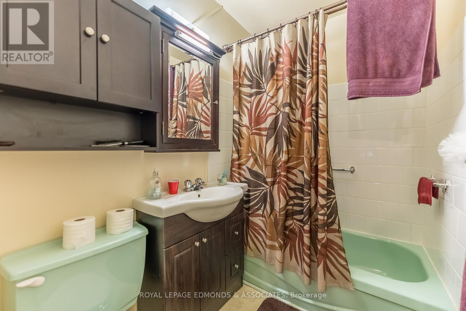 












42A HURON STREET

,
Deep River,




Ontario
K0J1P0

