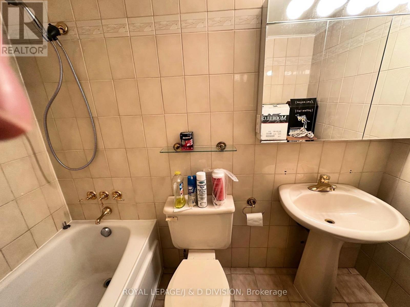 












1510 - 130 NEPTUNE DRIVE

,
Toronto,




Ontario
M6A1X5

