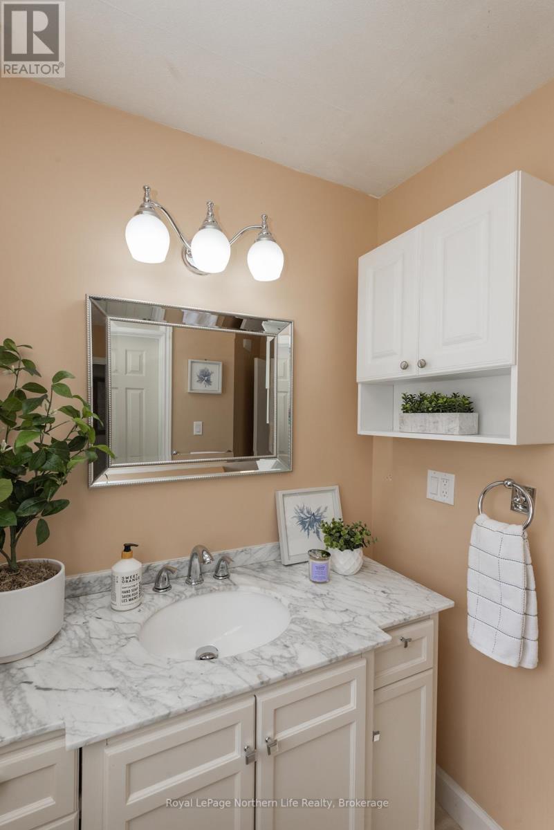 












172 MORLAND AVENUE

,
North Bay (Widdifield),




Ontario
P1B7R9

