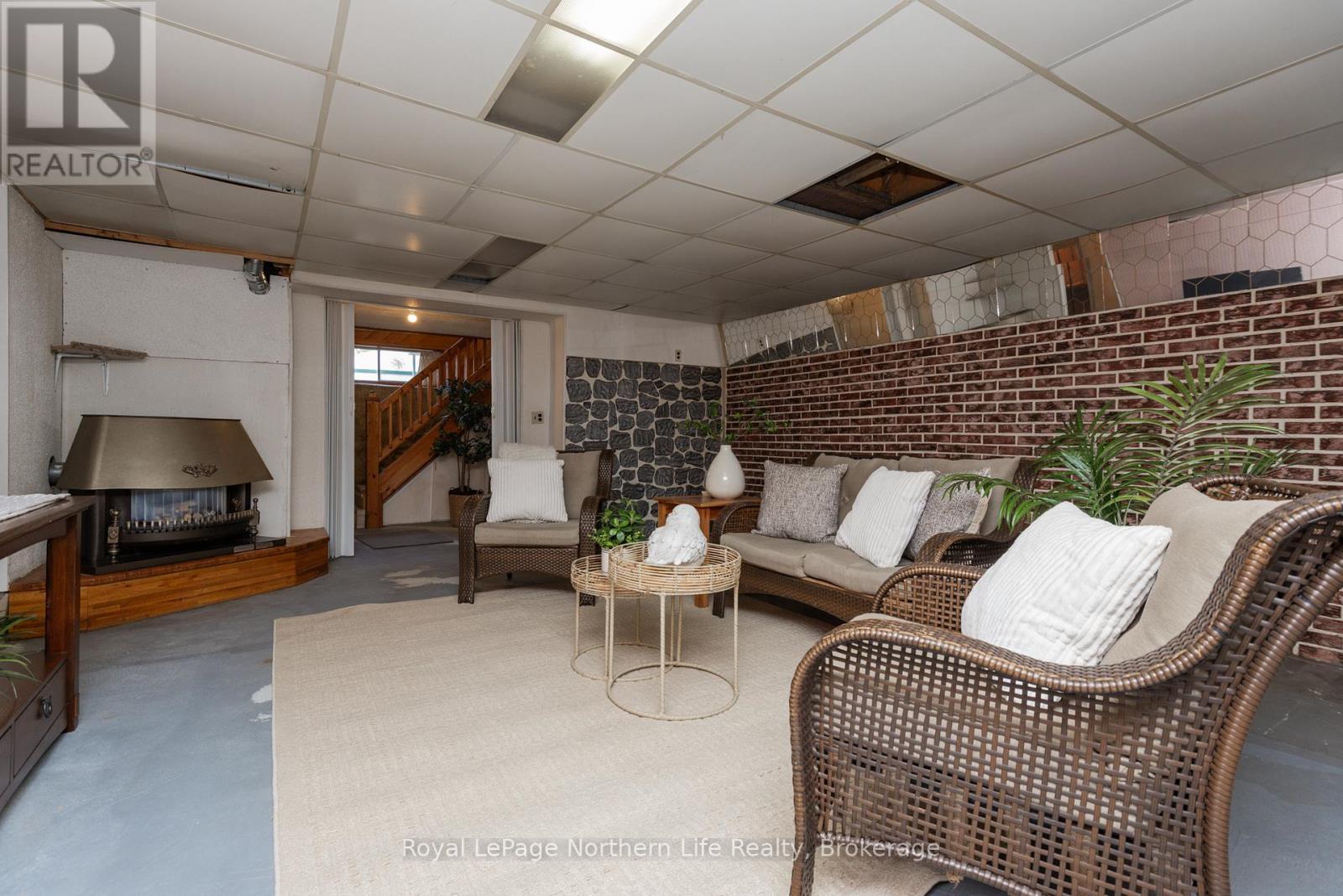












172 MORLAND AVENUE

,
North Bay (Widdifield),




Ontario
P1B7R9

