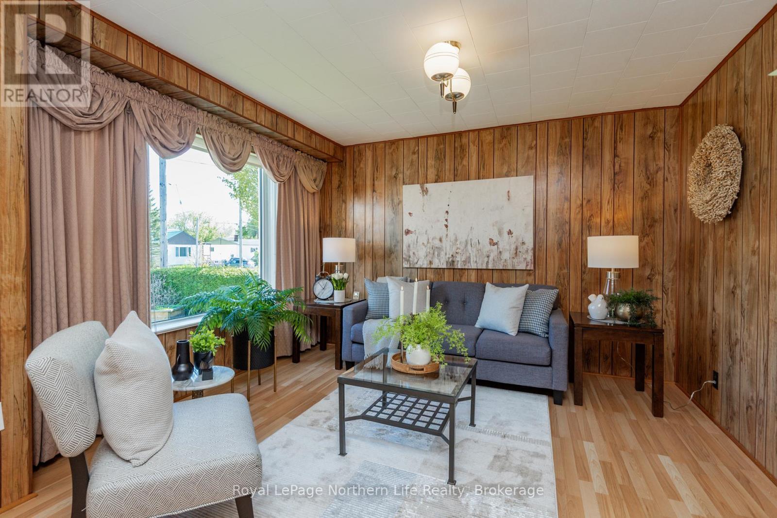 












172 MORLAND AVENUE

,
North Bay (Widdifield),




Ontario
P1B7R9

