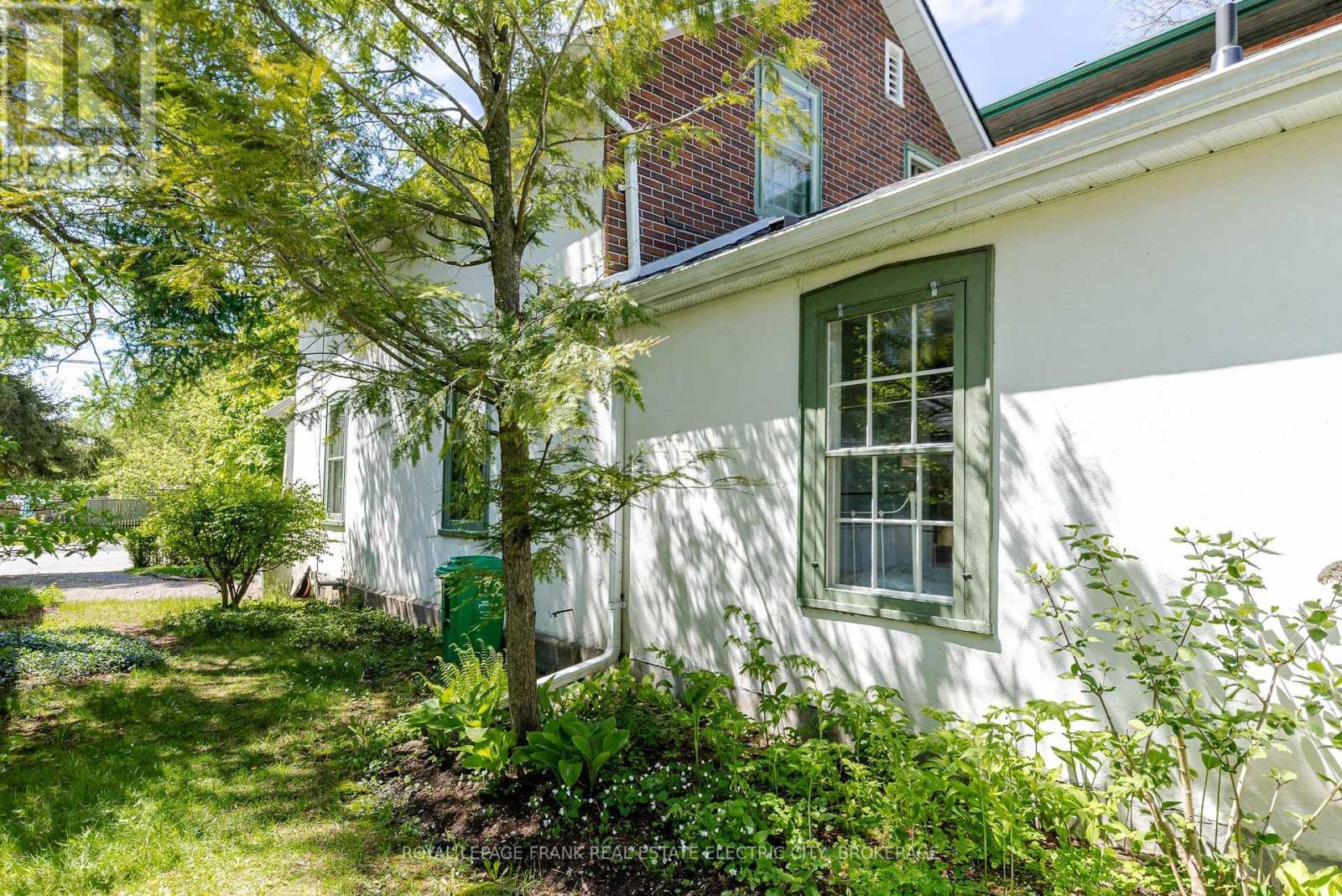 












114 DUBLIN STREET

,
Peterborough (Downtown),




Ontario
K9H3A9

