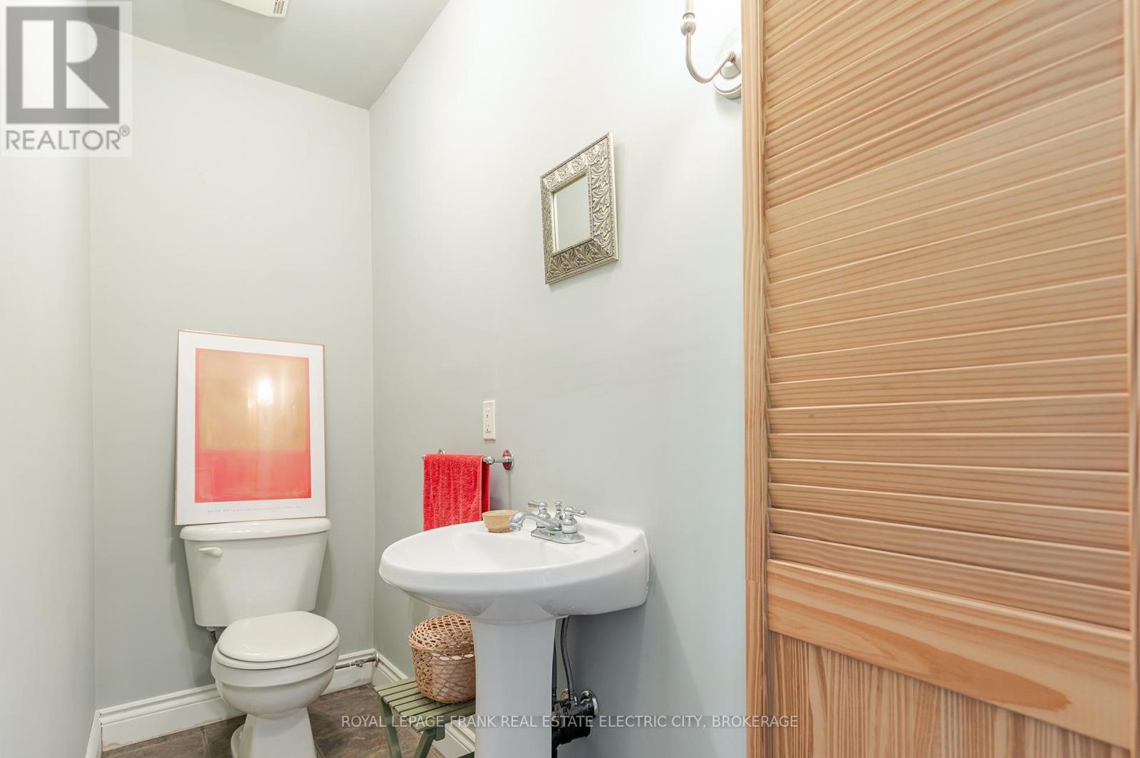 












114 DUBLIN STREET

,
Peterborough (Downtown),




Ontario
K9H3A9

