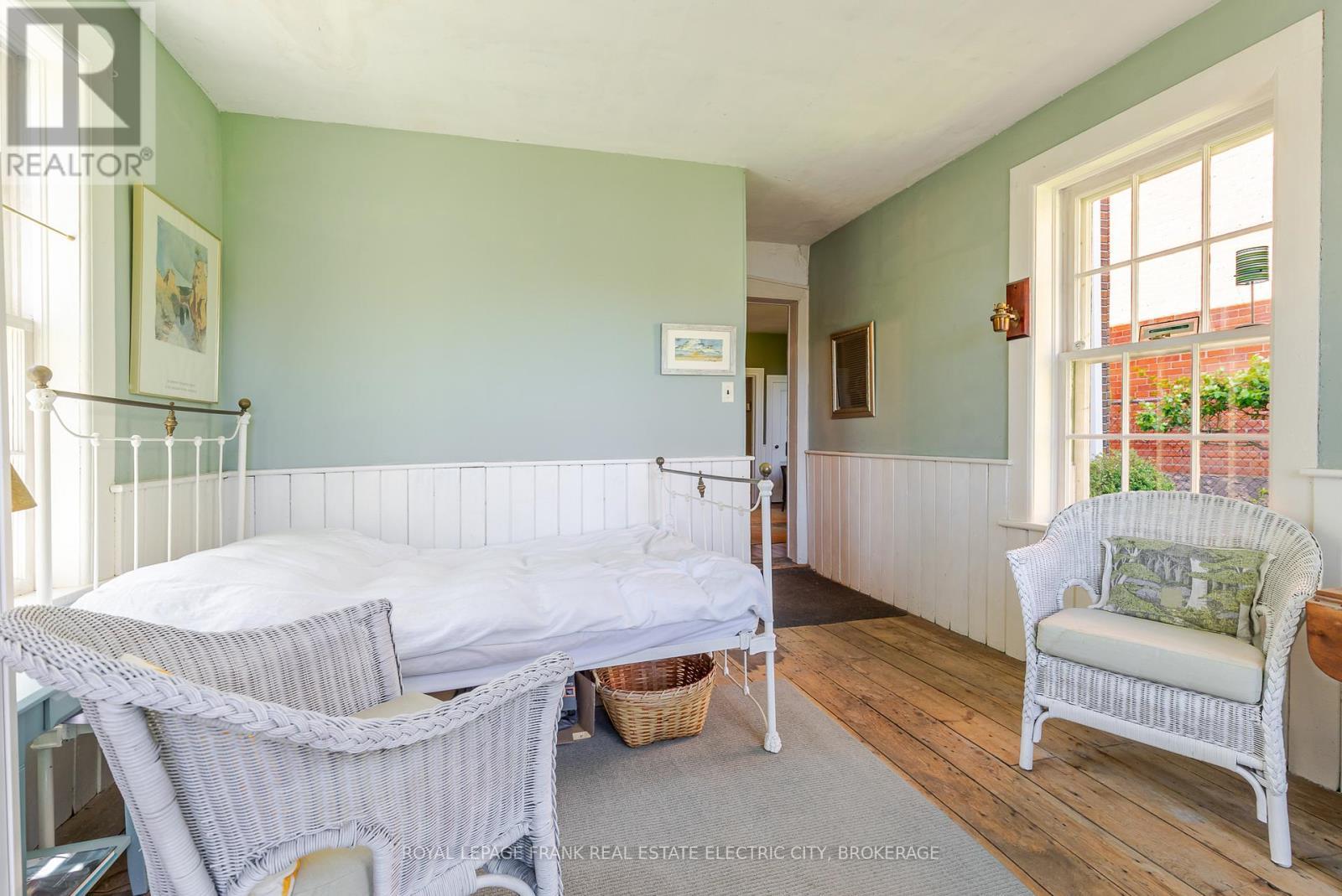 












114 DUBLIN STREET

,
Peterborough (Downtown),




Ontario
K9H3A9

