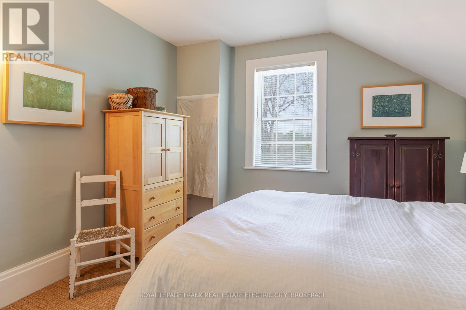 












114 DUBLIN STREET

,
Peterborough (Downtown),




Ontario
K9H3A9

