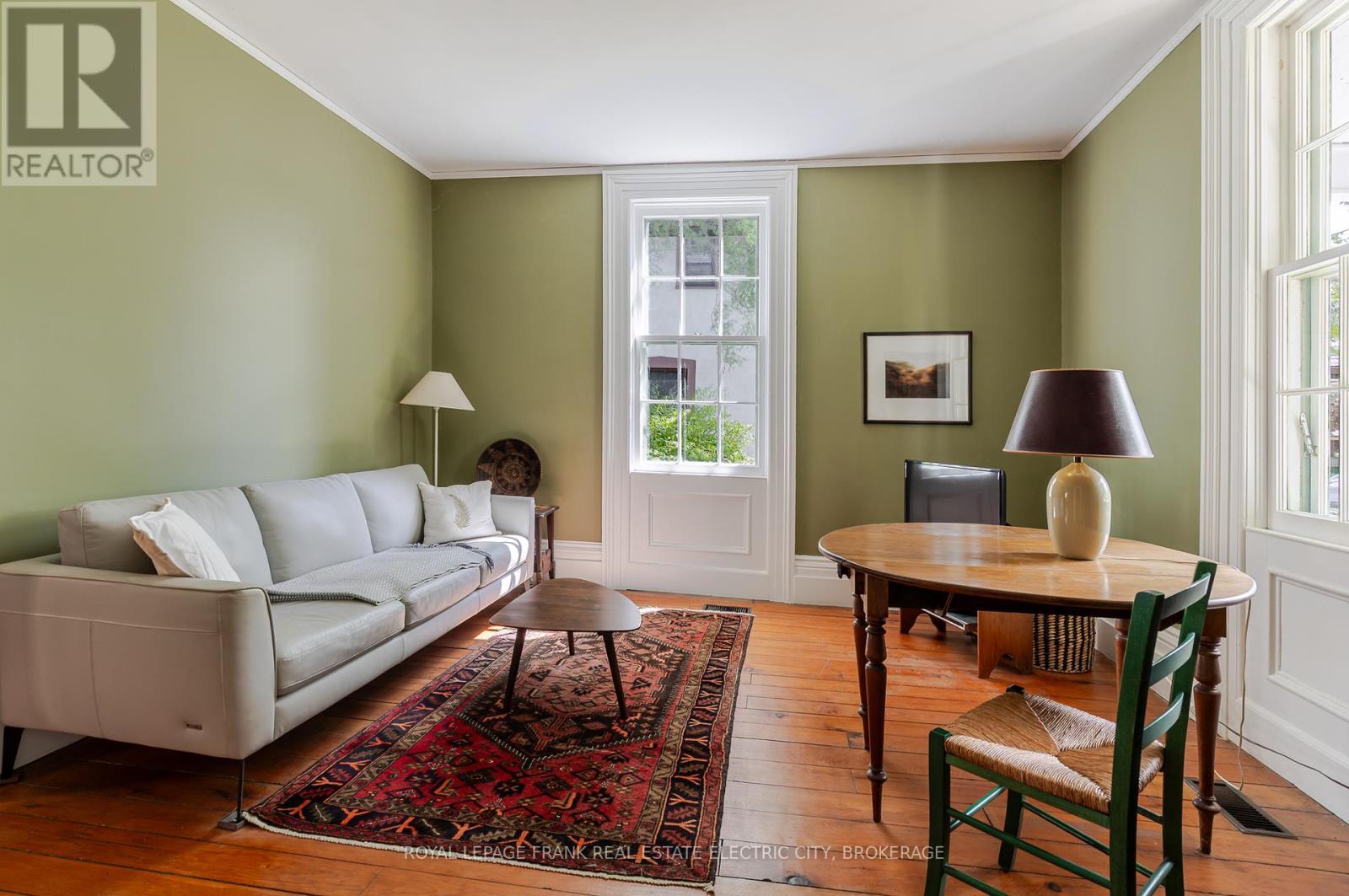












114 DUBLIN STREET

,
Peterborough (Downtown),




Ontario
K9H3A9

