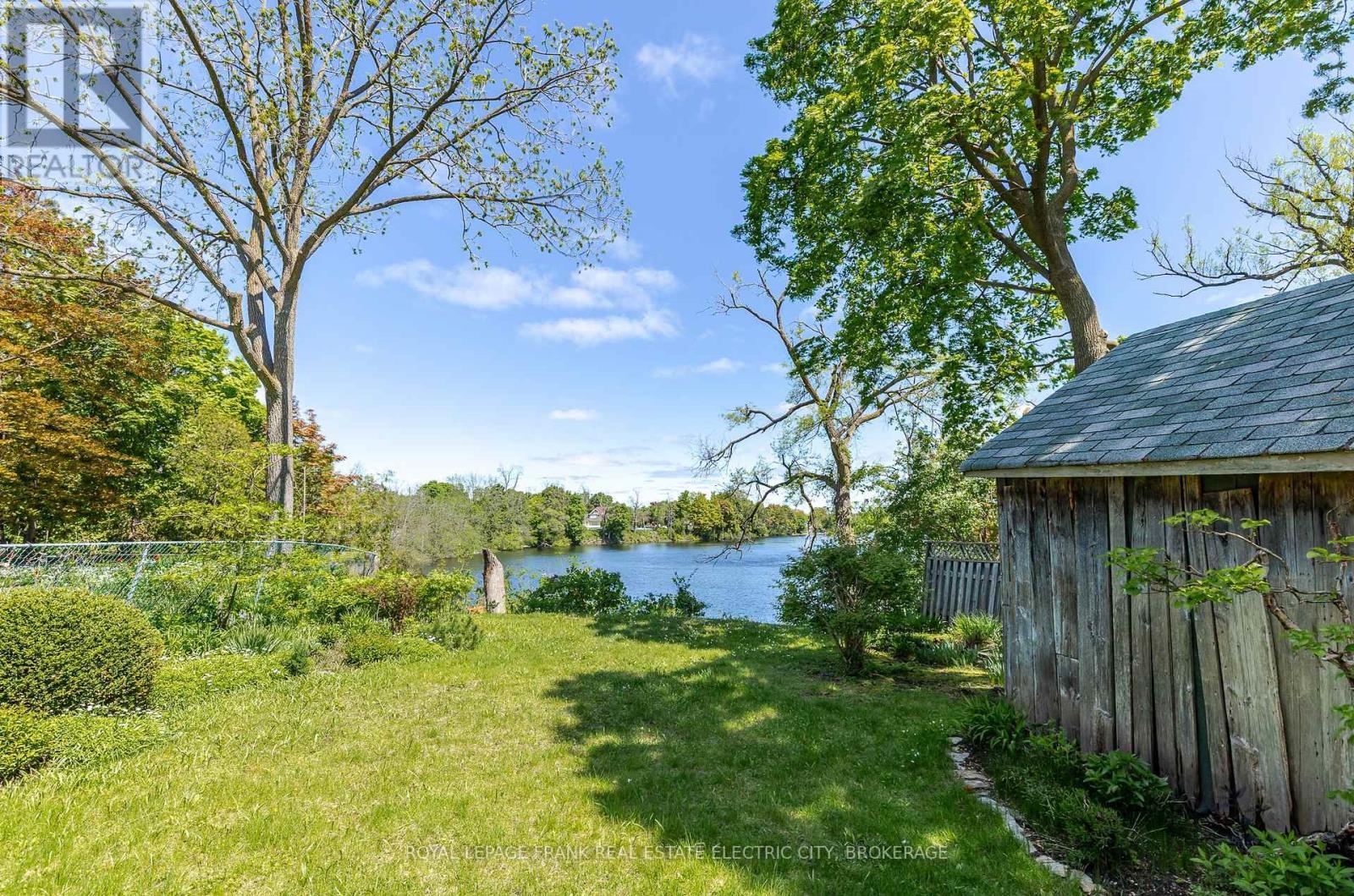 












114 DUBLIN STREET

,
Peterborough (Downtown),




Ontario
K9H3A9

