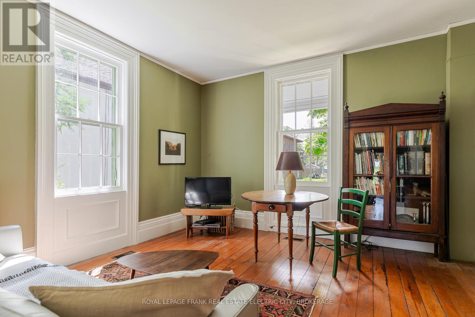 












114 DUBLIN STREET

,
Peterborough (Downtown),




Ontario
K9H3A9

