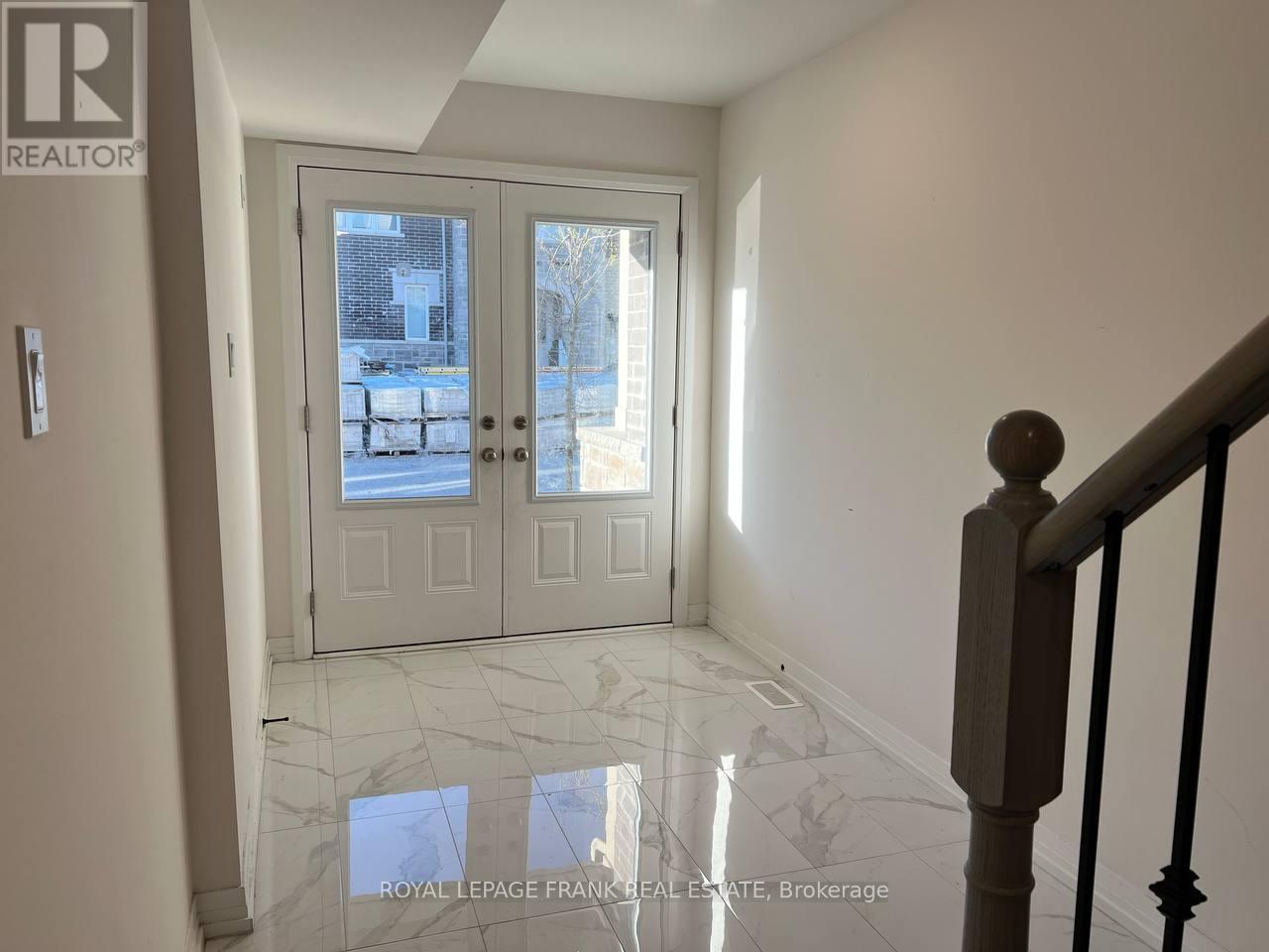 












39 BAVIN STREET

,
Clarington (Bowmanville),




Ontario
L1C7H5

