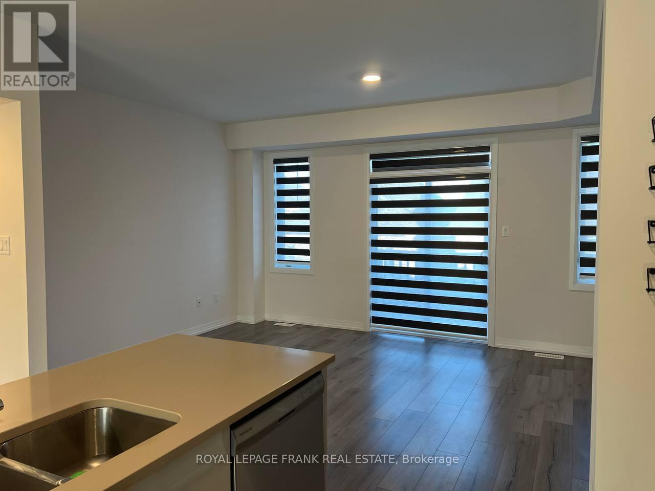 












39 BAVIN STREET

,
Clarington (Bowmanville),




Ontario
L1C7H5

