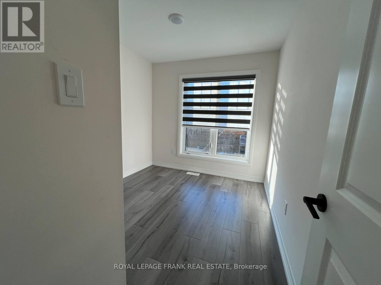












39 BAVIN STREET

,
Clarington (Bowmanville),




Ontario
L1C7H5

