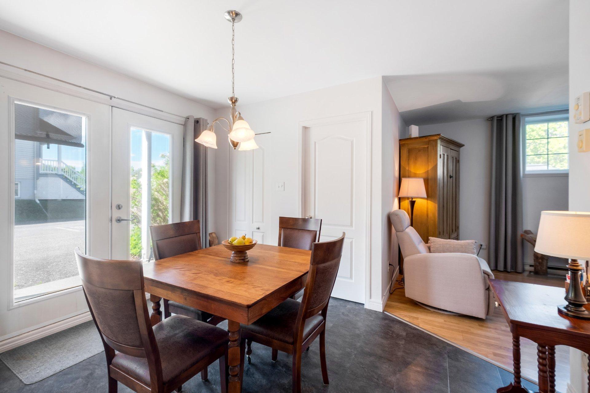 









540

 - 550


Rue des Coquelicots

,
Sherbrooke (Fleurimont),




QC
J1E4E1

