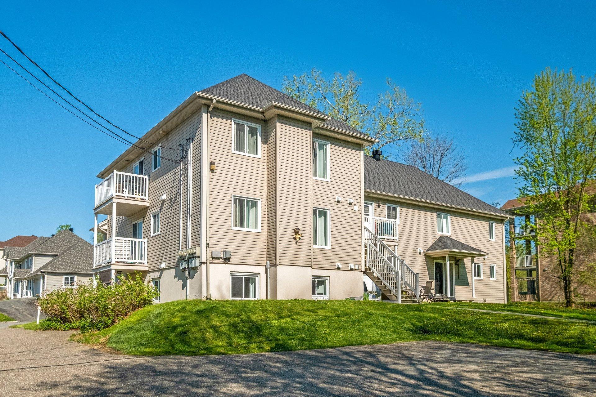 









540

 - 550


Rue des Coquelicots

,
Sherbrooke (Fleurimont),




QC
J1E4E1

