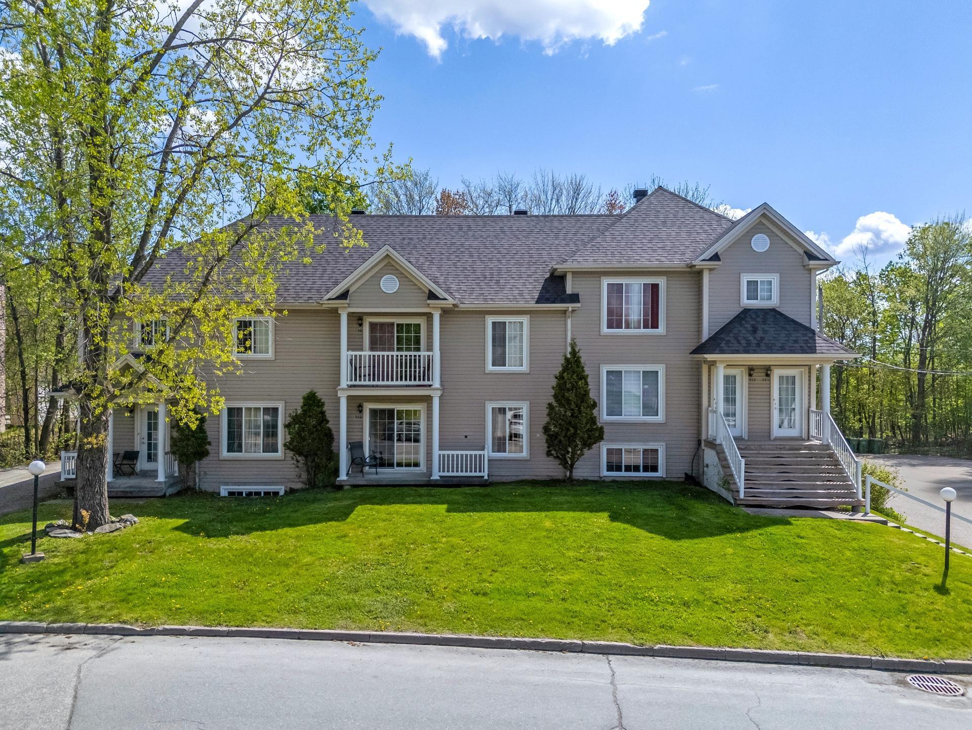 









540

 - 550


Rue des Coquelicots

,
Sherbrooke (Fleurimont),




QC
J1E4E1

