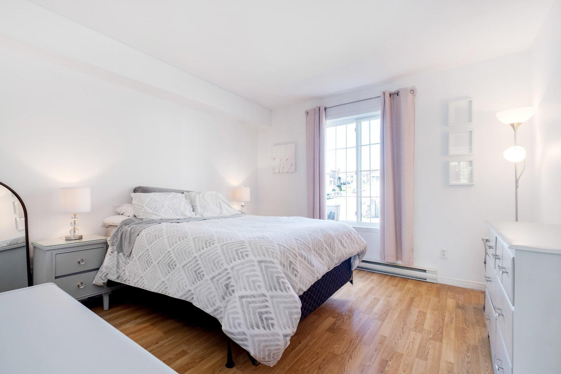 









540

 - 550


Rue des Coquelicots

,
Sherbrooke (Fleurimont),




QC
J1E4E1

