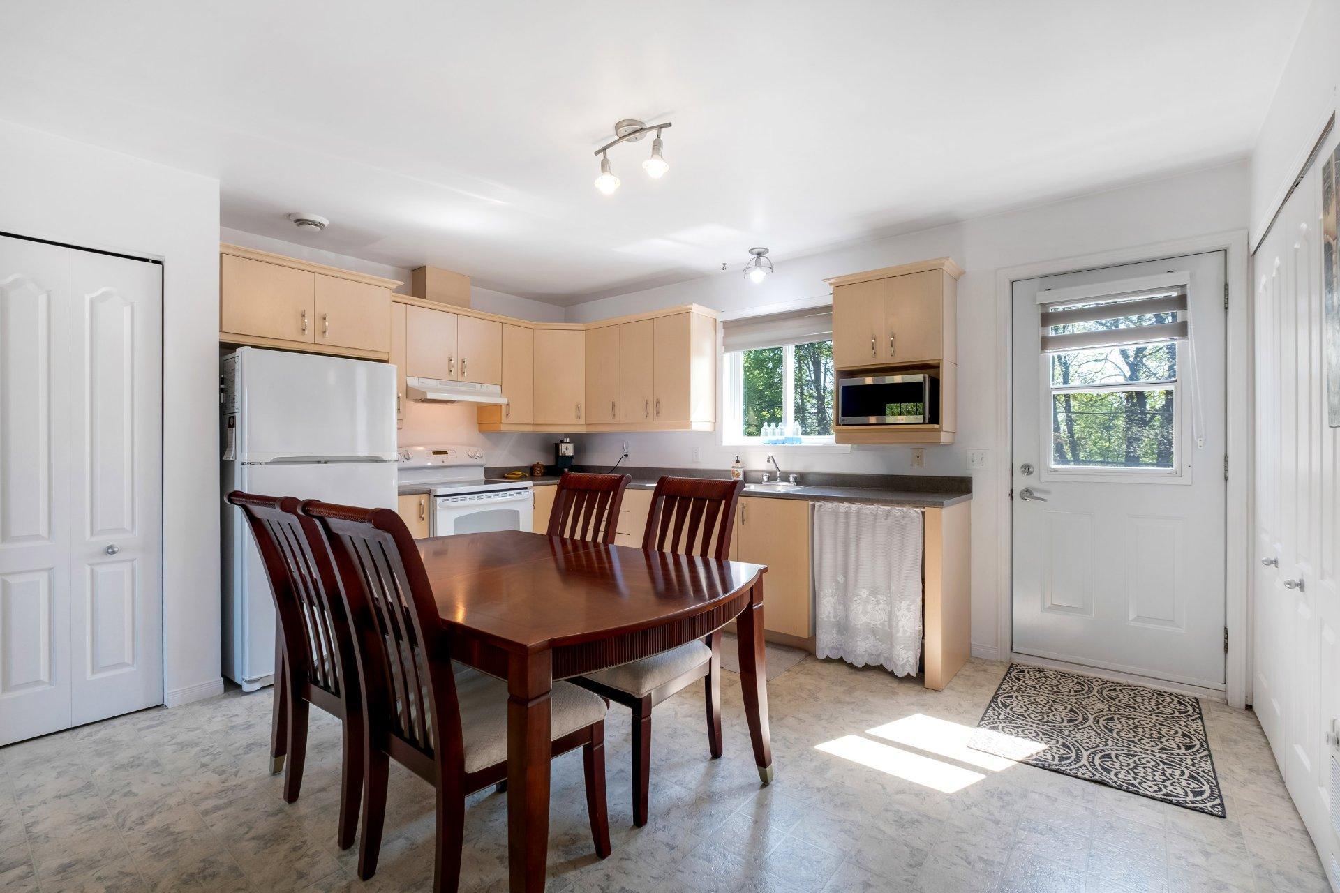 









540

 - 550


Rue des Coquelicots

,
Sherbrooke (Fleurimont),




QC
J1E4E1

