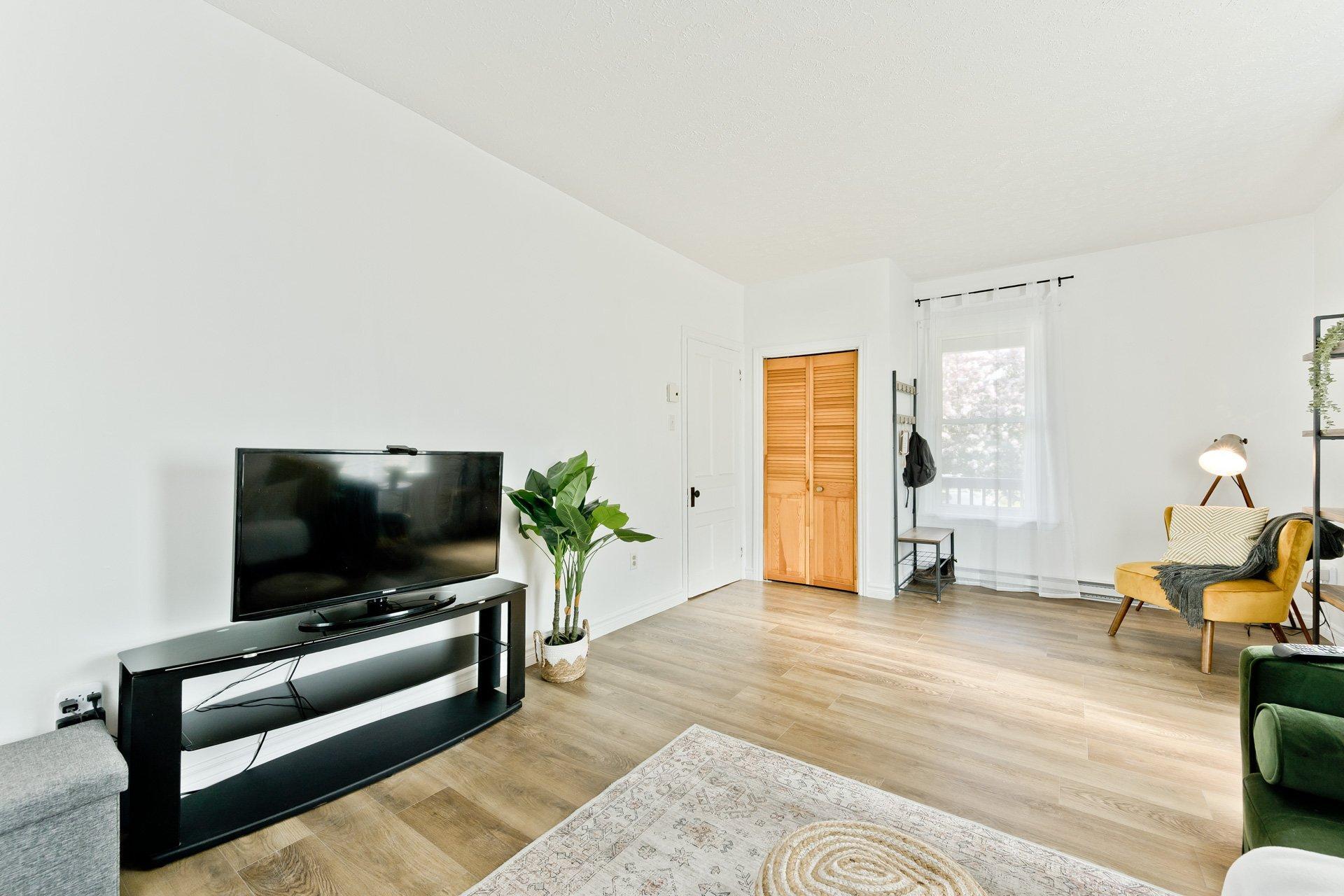 









312


Rue Mont-Plaisant

,
Sherbrooke (Fleurimont),




QC
J1E2A7

