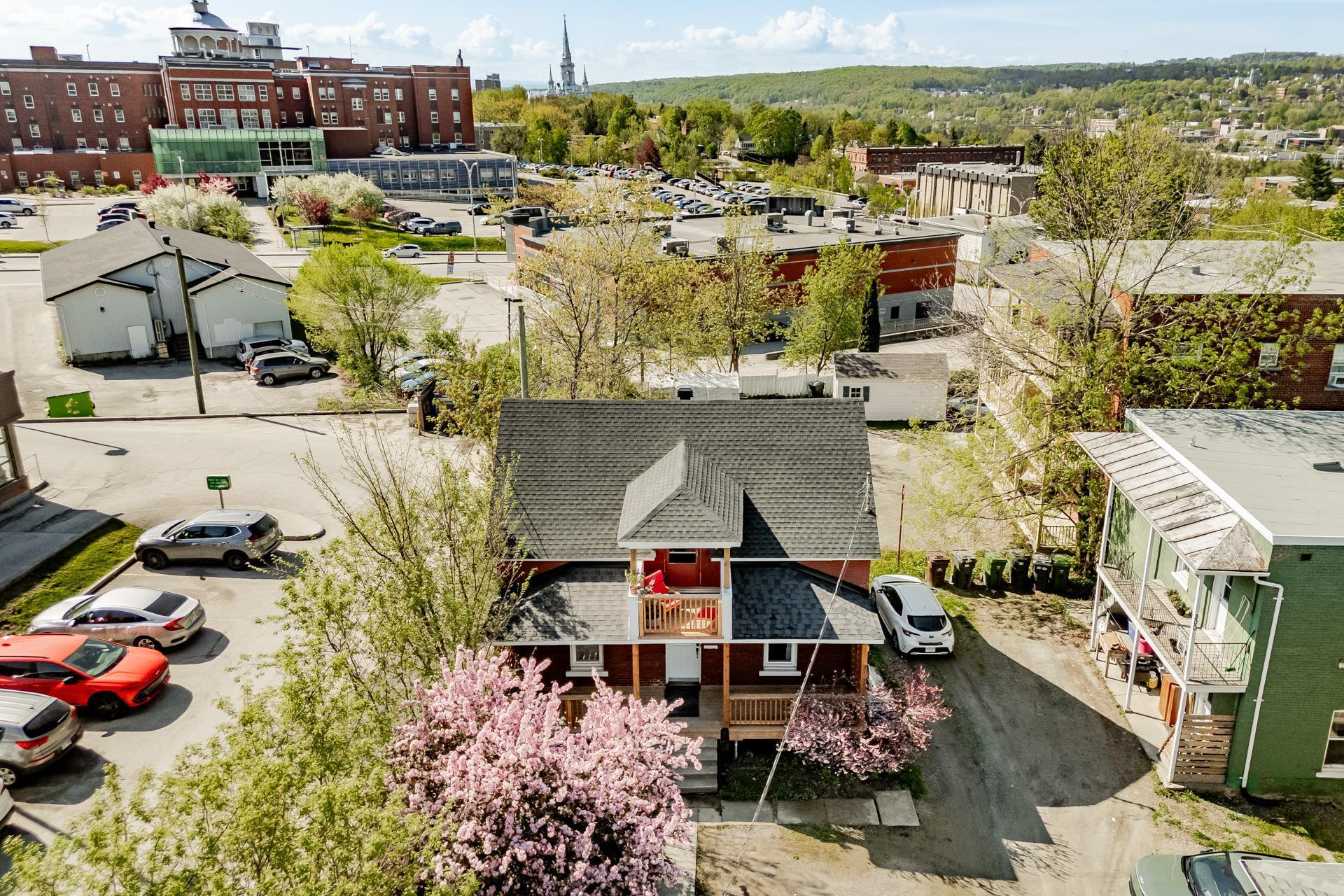 









312


Rue Mont-Plaisant

,
Sherbrooke (Fleurimont),




QC
J1E2A7

