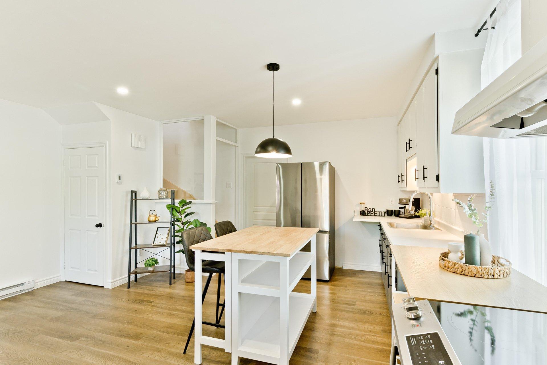









312


Rue Mont-Plaisant

,
Sherbrooke (Fleurimont),




QC
J1E2A7

