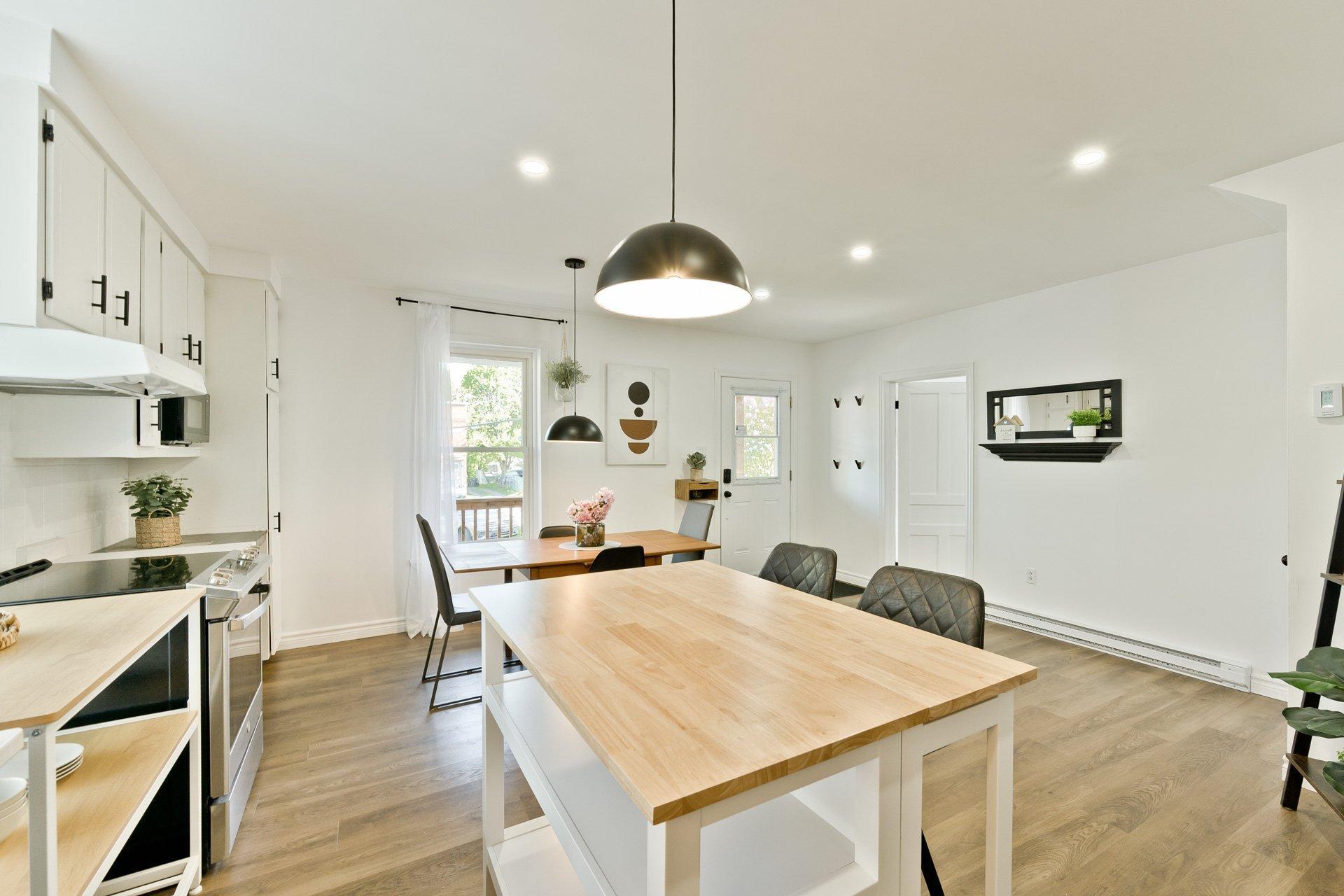 









312


Rue Mont-Plaisant

,
Sherbrooke (Fleurimont),




QC
J1E2A7

