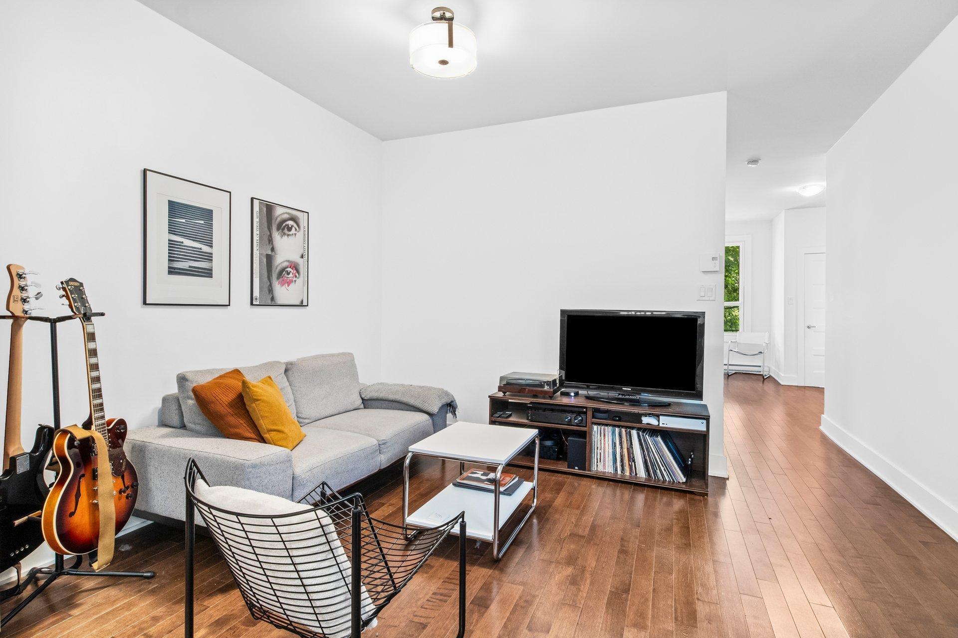 









1478

 - 1482


Av. Bourbonnière

,
Montréal (Mercier/Hochelaga-Maisonneuve),




QC
H1W3N2

