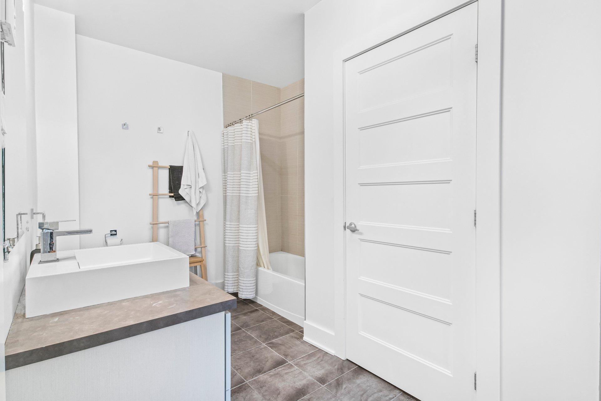 









1478

 - 1482


Av. Bourbonnière

,
Montréal (Mercier/Hochelaga-Maisonneuve),




QC
H1W3N2

