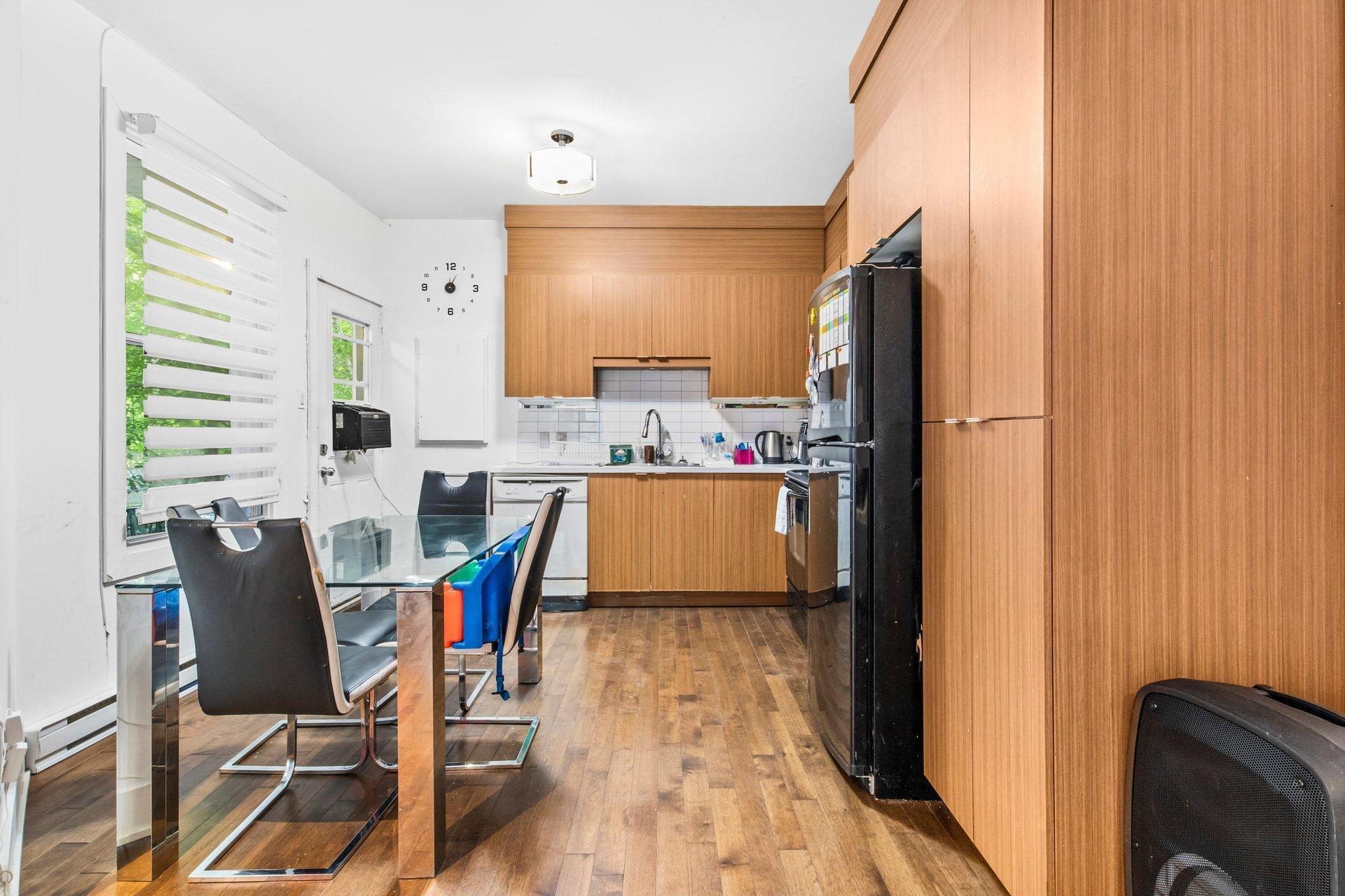 









1478

 - 1482


Av. Bourbonnière

,
Montréal (Mercier/Hochelaga-Maisonneuve),




QC
H1W3N2


