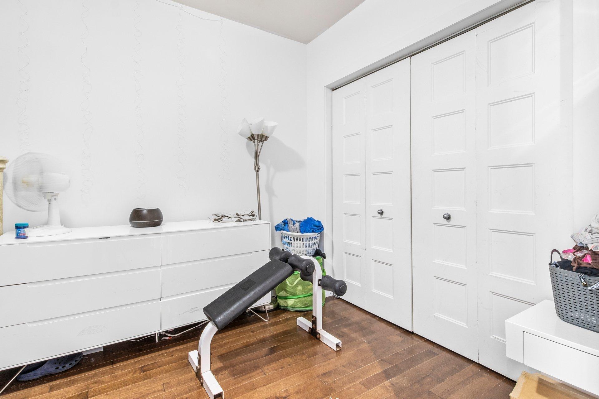 









1478

 - 1482


Av. Bourbonnière

,
Montréal (Mercier/Hochelaga-Maisonneuve),




QC
H1W3N2

