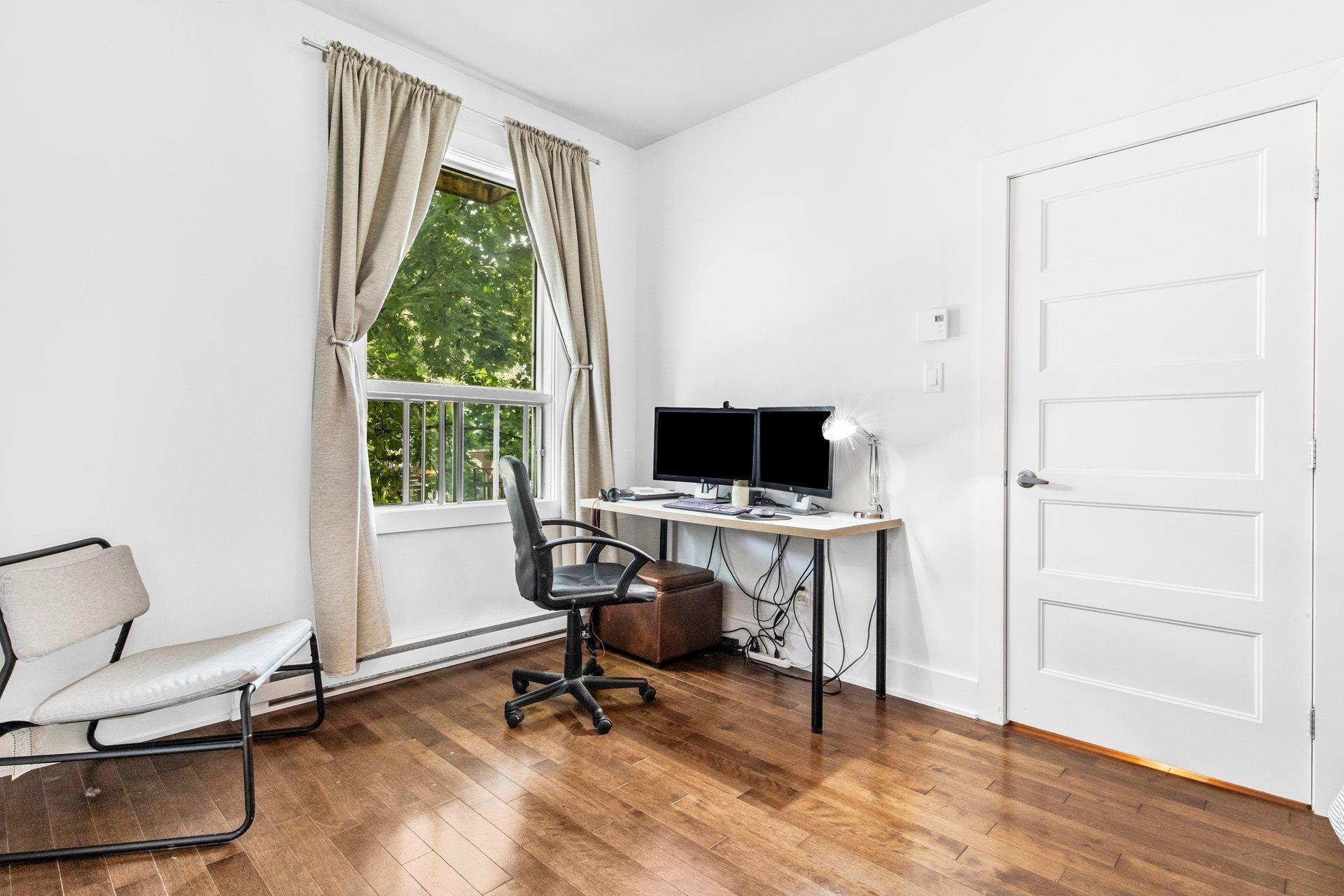 









1478

 - 1482


Av. Bourbonnière

,
Montréal (Mercier/Hochelaga-Maisonneuve),




QC
H1W3N2

