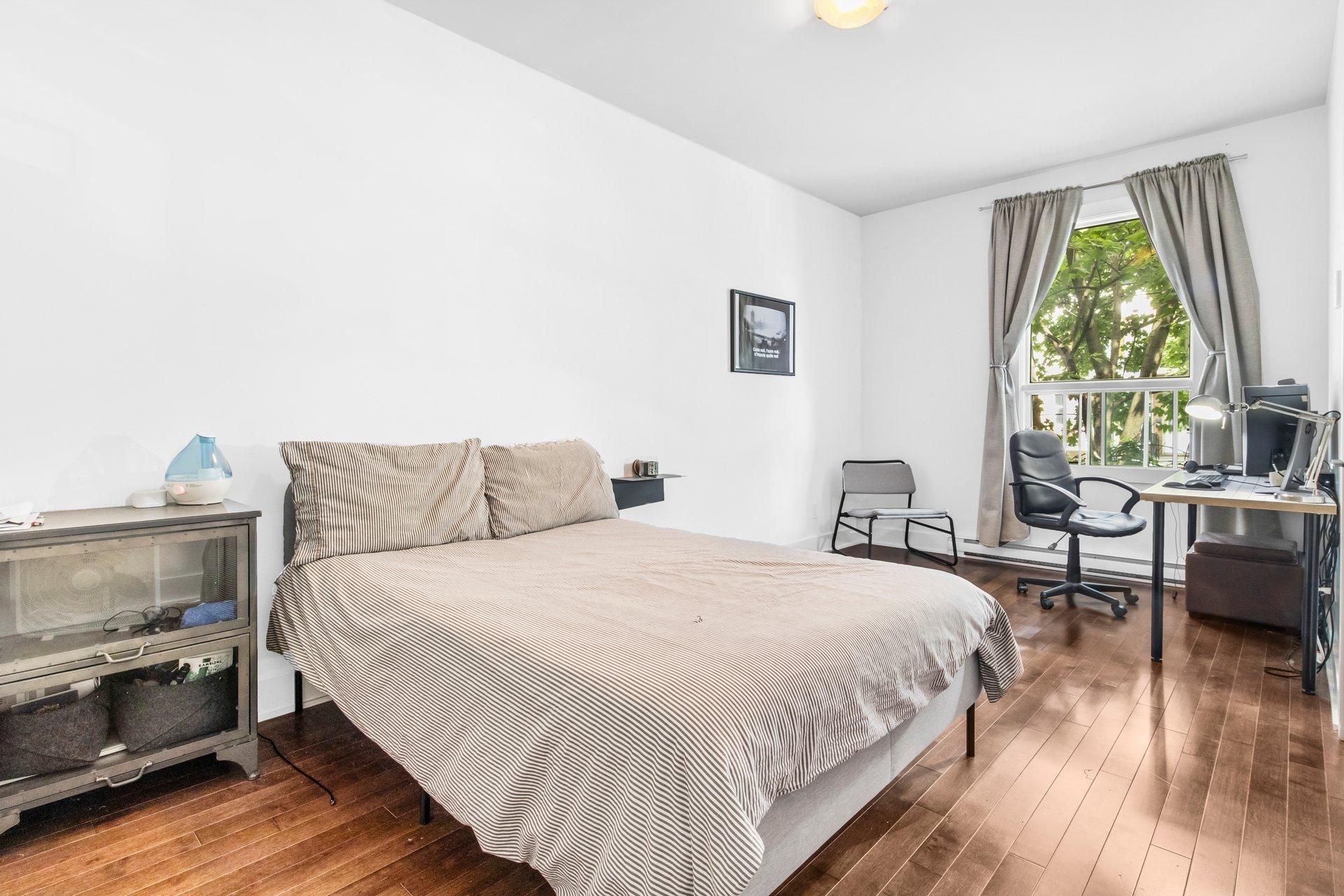 









1478

 - 1482


Av. Bourbonnière

,
Montréal (Mercier/Hochelaga-Maisonneuve),




QC
H1W3N2

